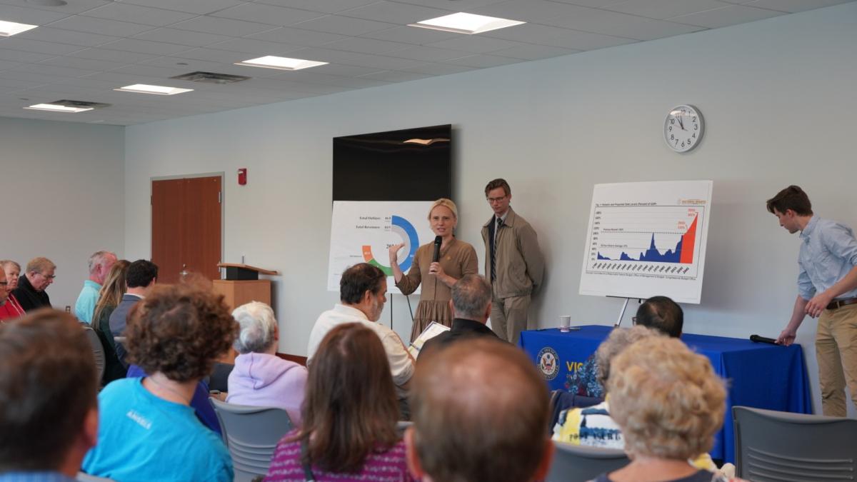 Spartz Speaks at Noblesville Townhall
