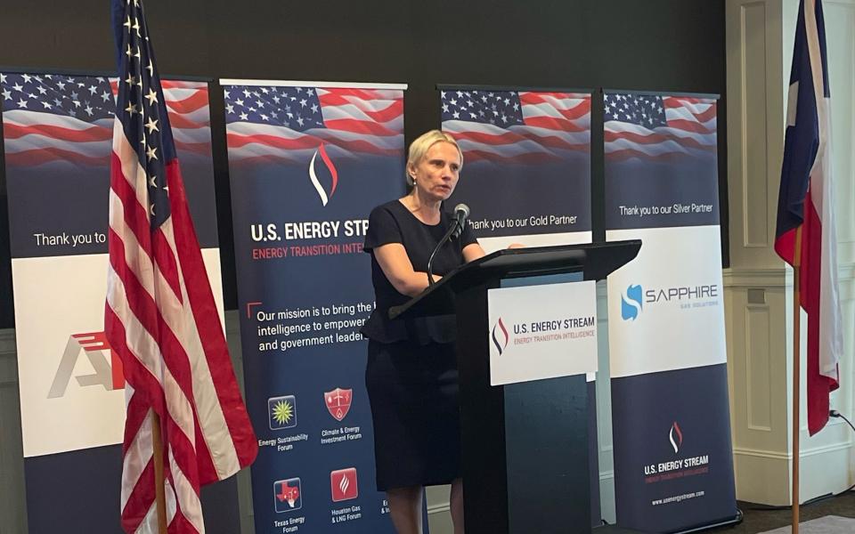 Spartz Speak at Energy Forum