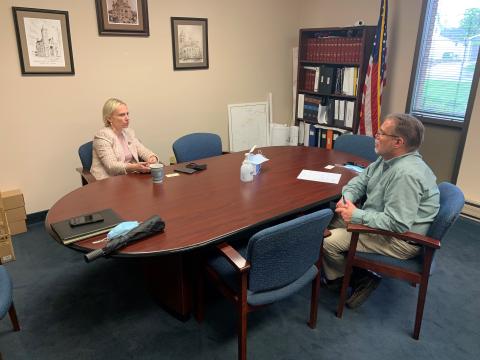 Rep. Spartz meeting with Hartford City Mayor Dan Eckstein